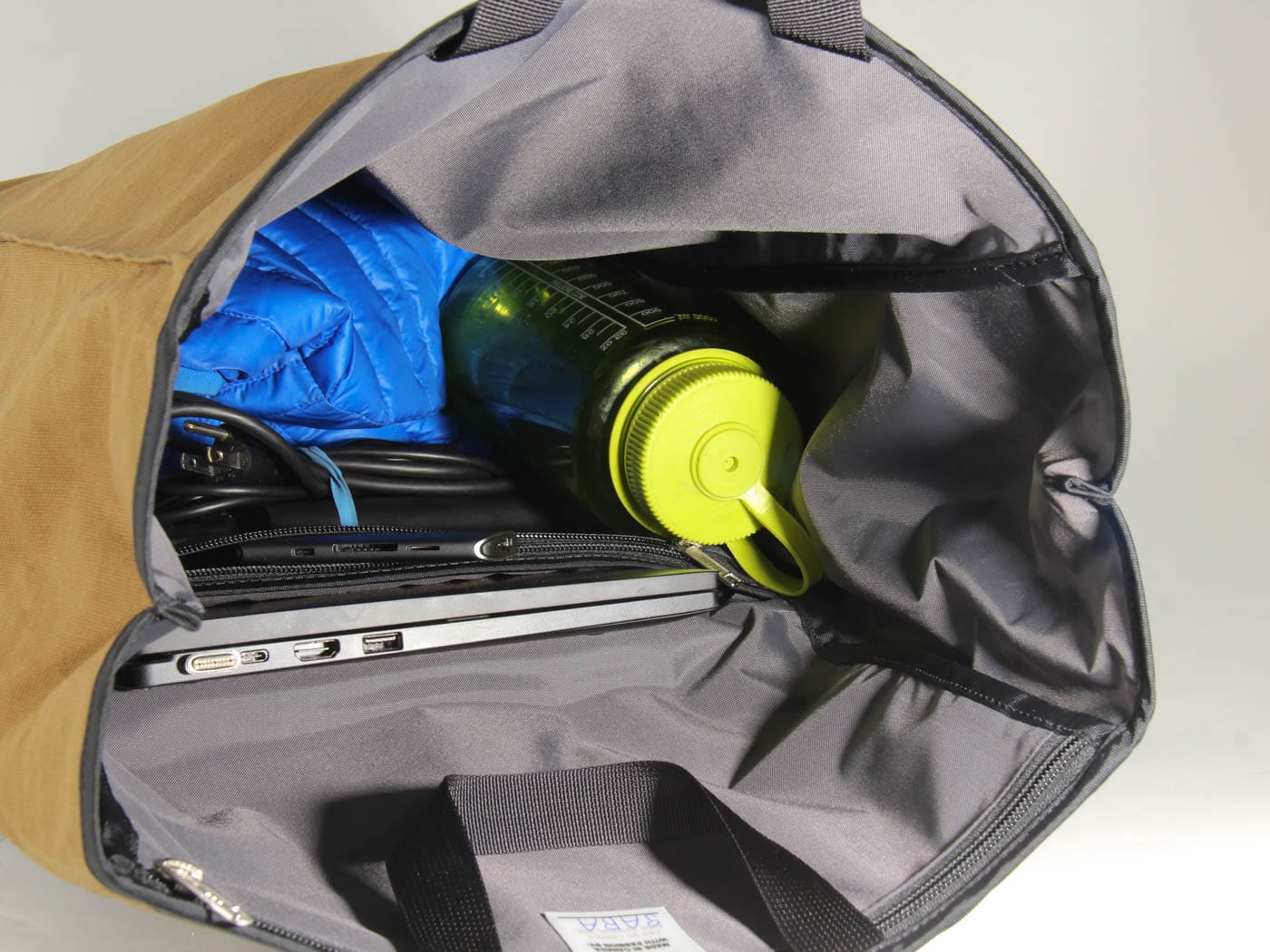 Signature V- Waterproof Urban Pannier - Image 17